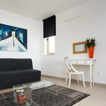 Luxury 5 Bedrooms Magistrala Seafront Private Area Amazing Sea Views *